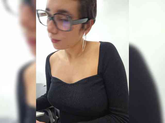 AntoniaDilune webcam