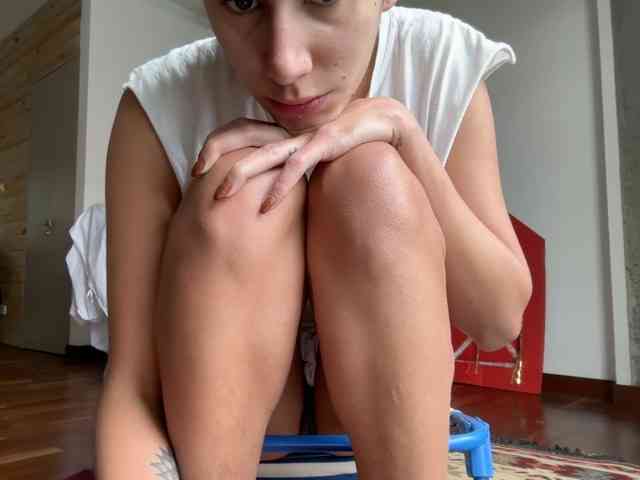 AntoniaDilune webcam