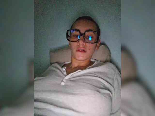 AntoniaDilune webcam