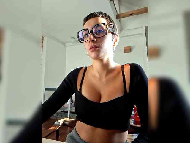 AntoniaDilune webcam