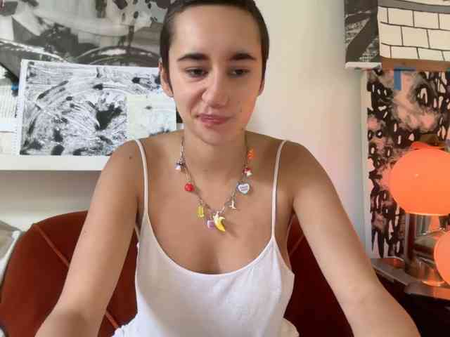 AntoniaDilune webcam