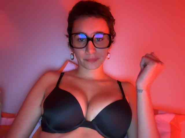 AntoniaDilune webcam