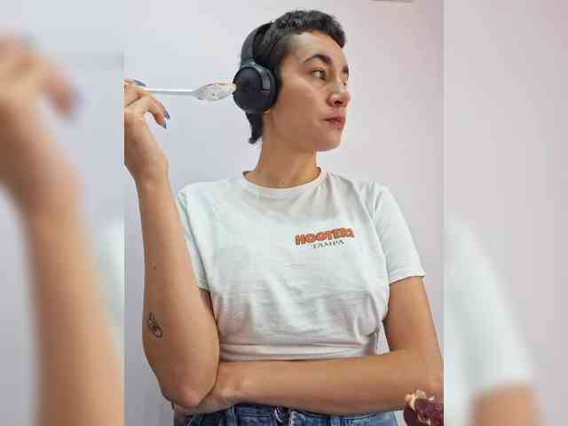 AntoniaDilune webcam