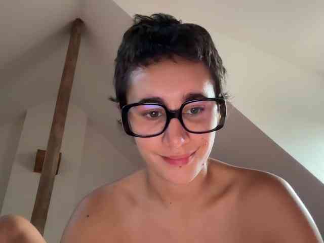 AntoniaDilune webcam