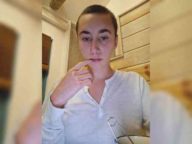 AntoniaDilune webcam