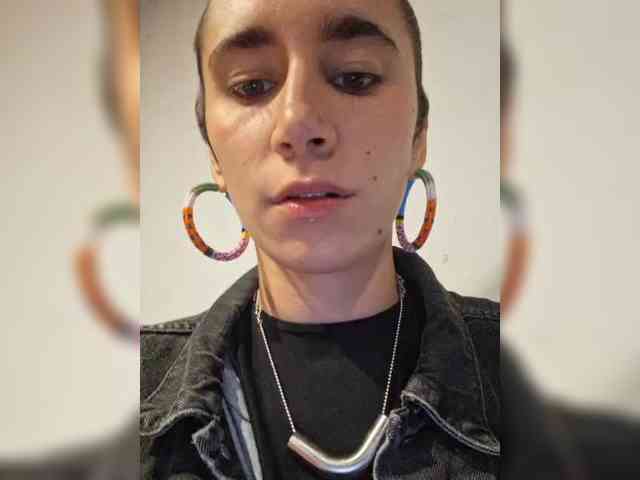 AntoniaDilune webcam