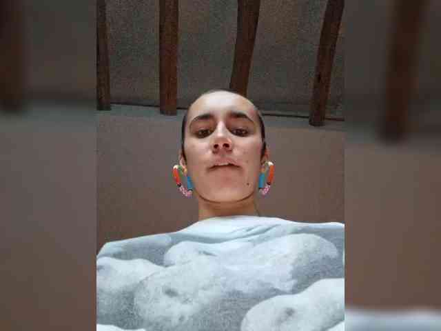 AntoniaDilune webcam
