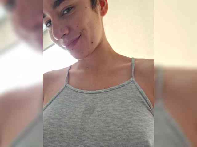 AntoniaDilune webcam