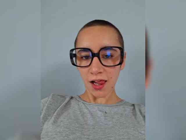 AntoniaDilune webcam