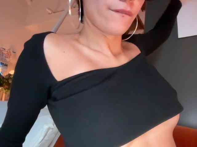 AntoniaDilune webcam