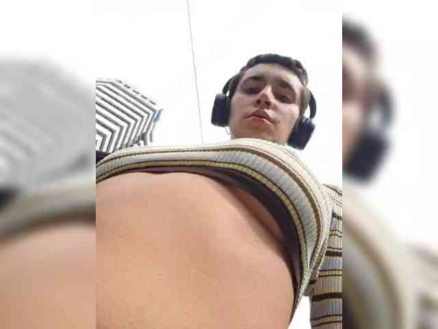 AntoniaDilune webcam