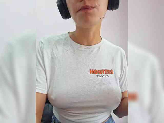 AntoniaDilune webcam