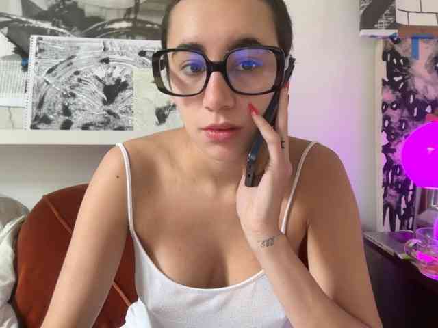 AntoniaDilune webcam