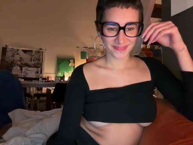 AntoniaDilune webcam