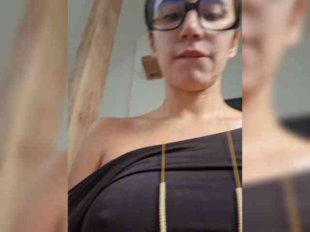 AntoniaDilune webcam