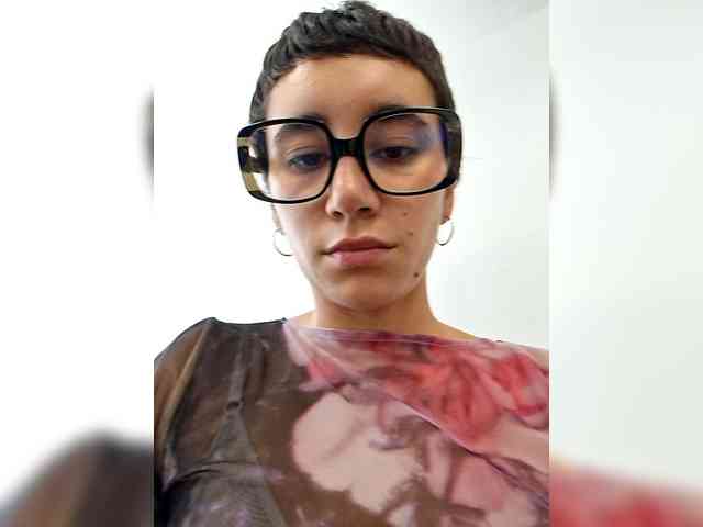 AntoniaDilune webcam