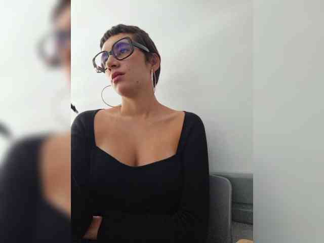 AntoniaDilune webcam