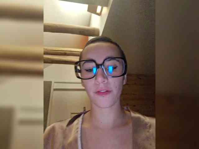 AntoniaDilune webcam