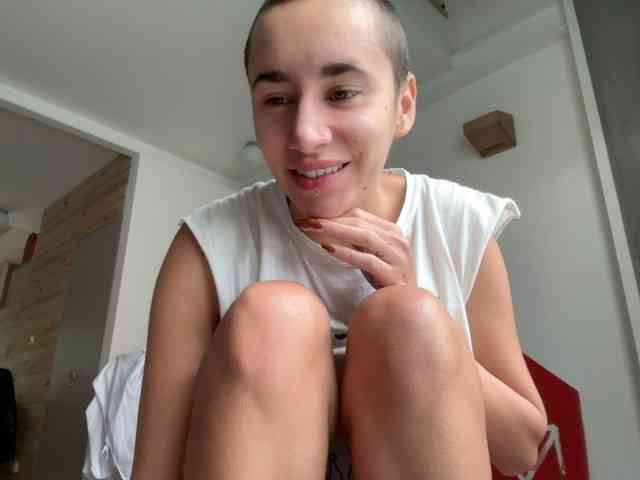 AntoniaDilune webcam