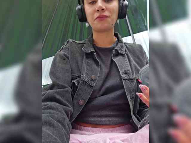 AntoniaDilune webcam