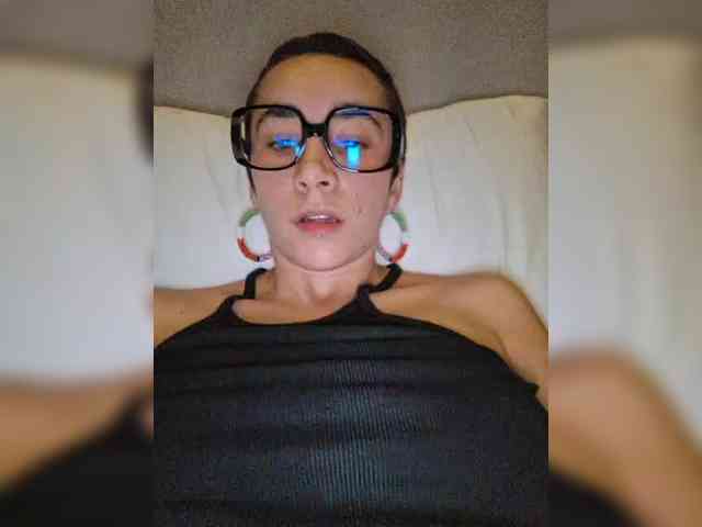 AntoniaDilune webcam