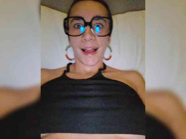 AntoniaDilune webcam