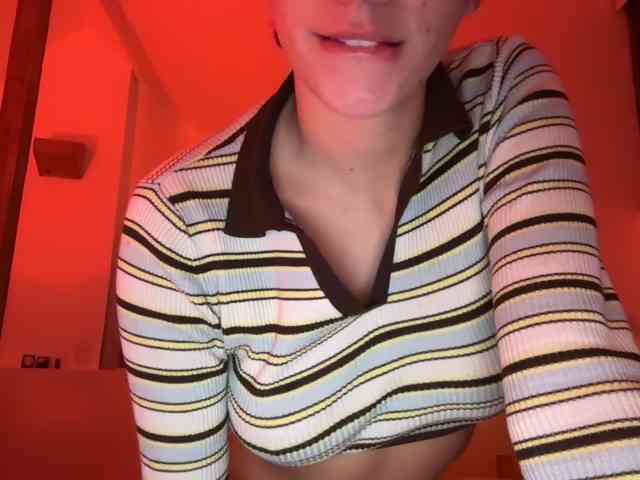 AntoniaDilune webcam