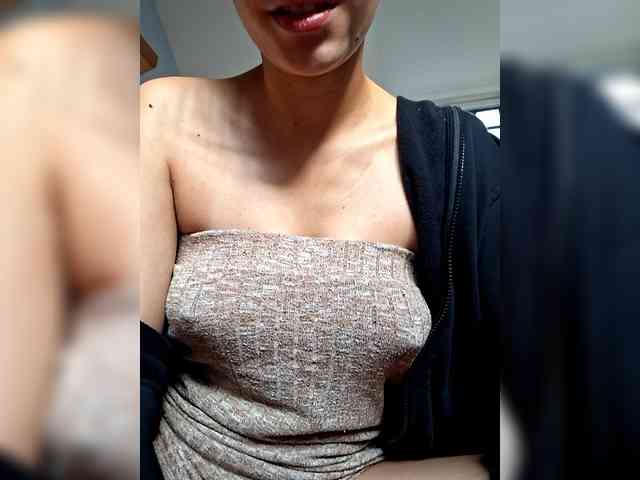 AntoniaDilune webcam