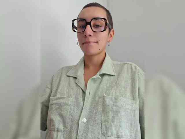 AntoniaDilune webcam