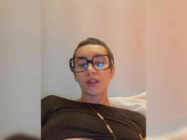 AntoniaDilune webcam