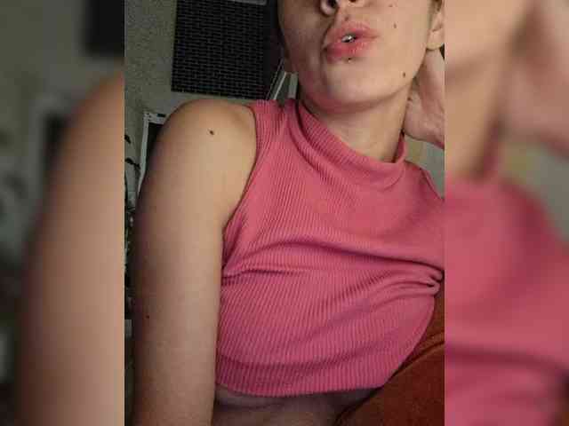 AntoniaDilune webcam