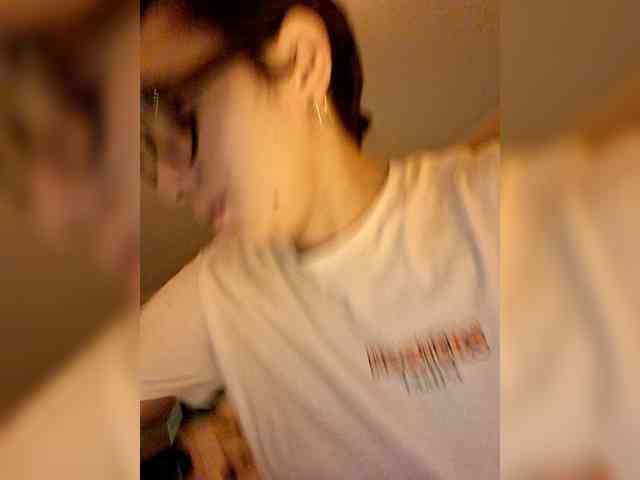 AntoniaDilune webcam