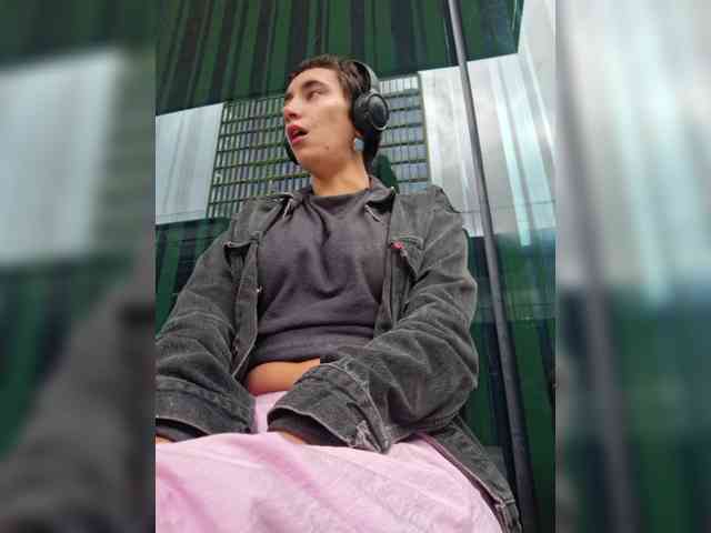 AntoniaDilune webcam