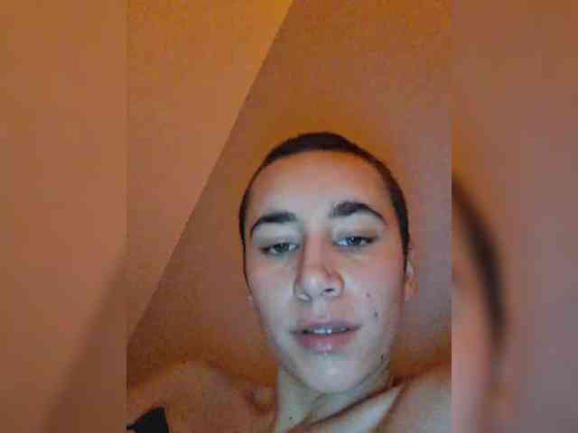 AntoniaDilune webcam