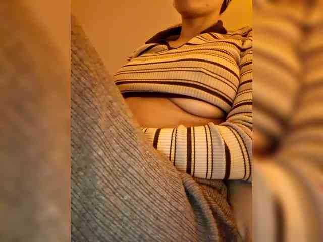 AntoniaDilune webcam