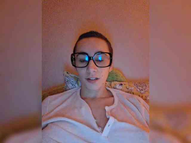 live chatroom AntoniaDilune