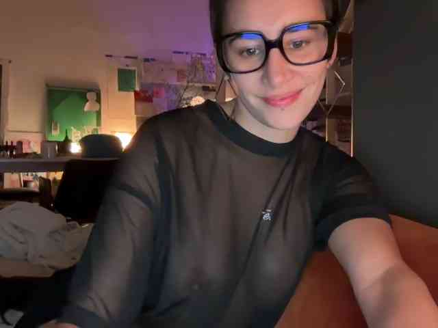 AntoniaDilune webcam