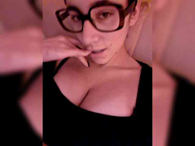 AntoniaDilune webcam