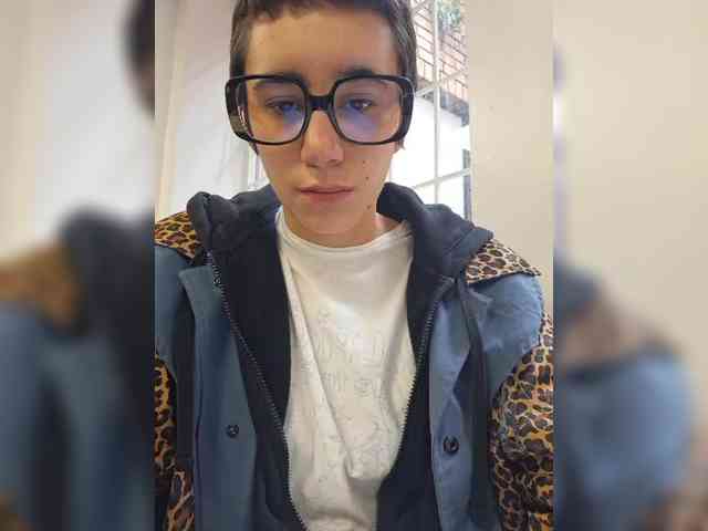 AntoniaDilune webcam