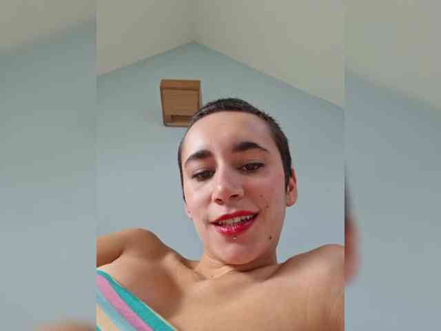 AntoniaDilune webcam