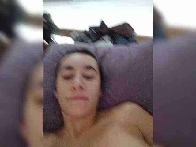 AntoniaDilune webcam