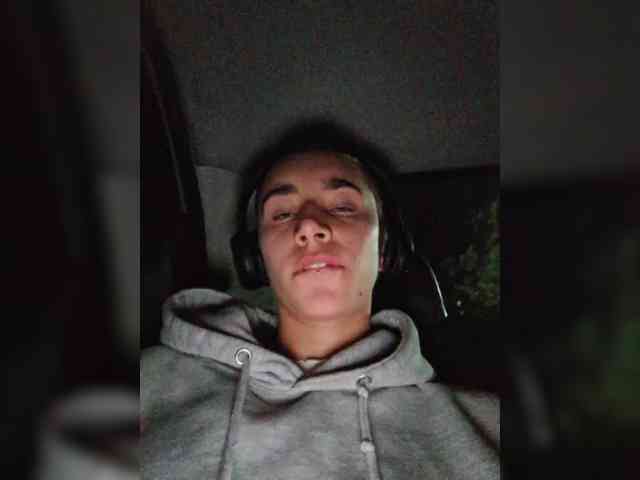 AntoniaDilune webcam