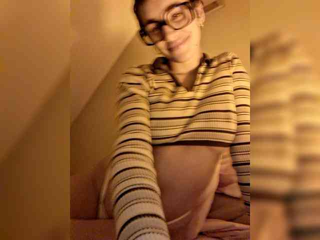 AntoniaDilune webcam