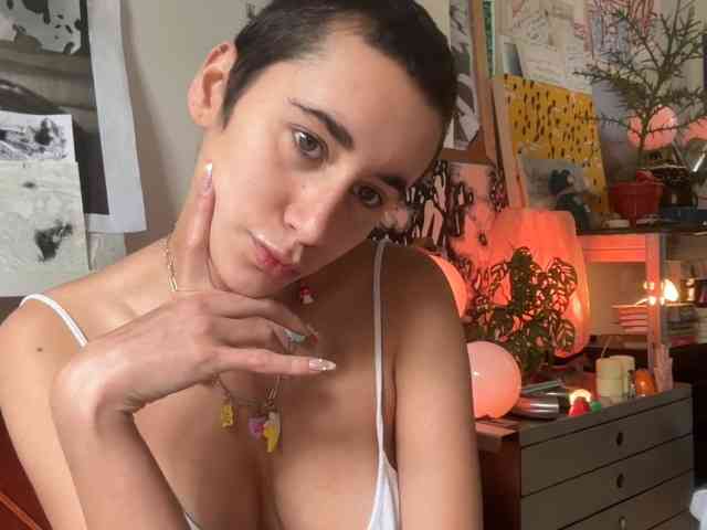 AntoniaDilune webcam