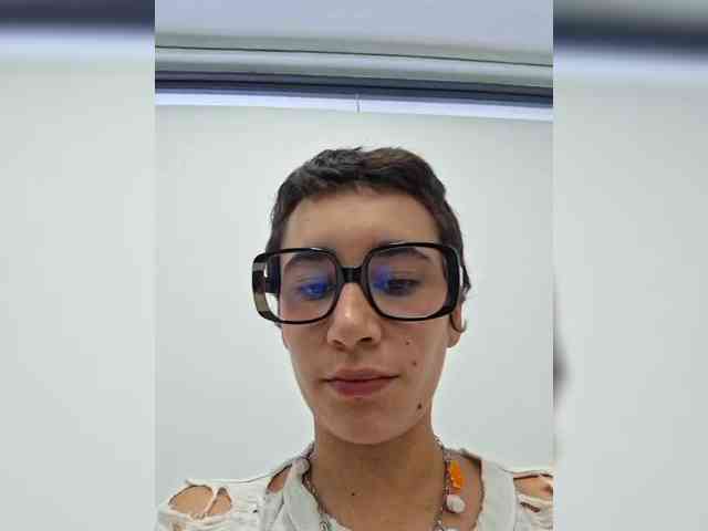 AntoniaDilune webcam