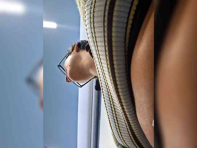 AntoniaDilune webcam