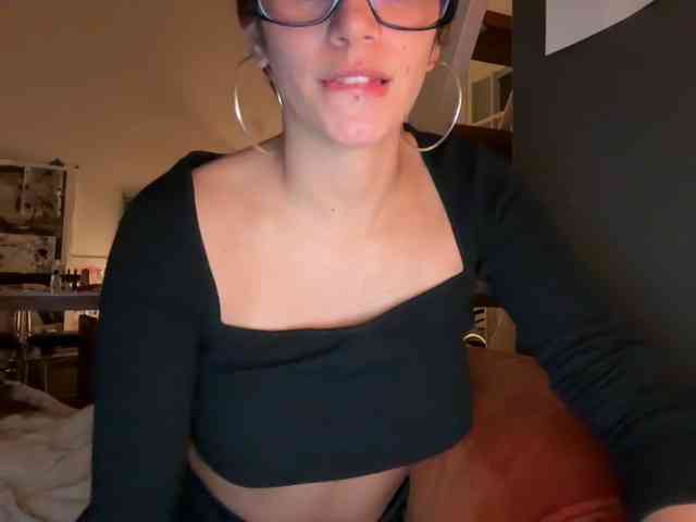 AntoniaDilune webcam