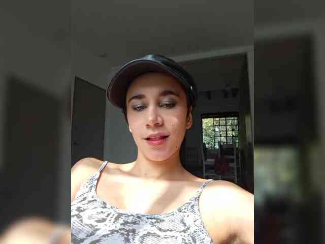 AntoniaDilune webcam