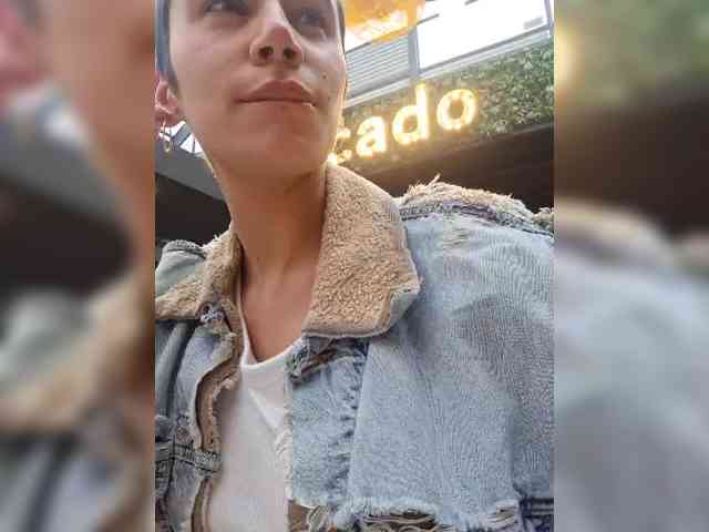 AntoniaDilune webcam