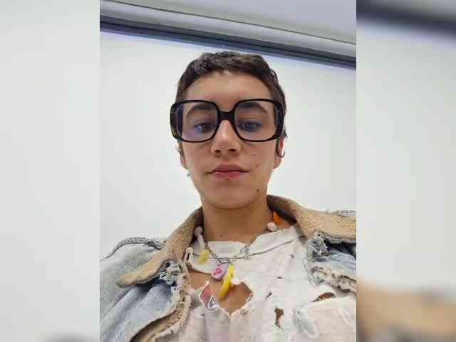 AntoniaDilune webcam